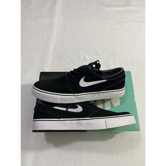 Athletic_Shoes